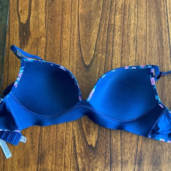 Bra Incredible By Victoria’s Secret, Padded No-Wire, Size: 32D - Picture 5 of 5